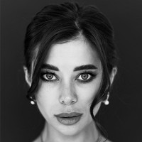 Hanna Nepliakh lahir di Dnipro, Ukraina. Pada 2020, ia pindah ke Odessa dan terakhir pindah lagi ke Kyiv, ibukota Ukraina yang pertama kali diserang Rusia. Foto: Instagram/@neplyah