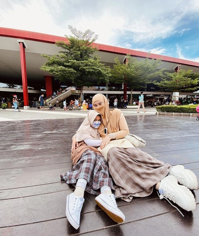 Inara, Istri Virgoun yang Senang Makan Bareng Keluarga