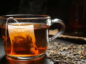 Keseringan Buka Puasa Pakai Teh Hangat, Sehat Nggak Sih?