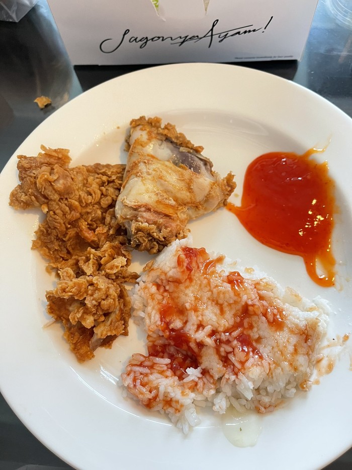 Ketika Anya Geraldine Pamer Makan Nasi 'Banjir' Saus Tomat hingga Pecel Lele Ketika Anya Geraldine Pamer Makan Nasi 'Banjir' Saus Tomat hingga Pecel Lele