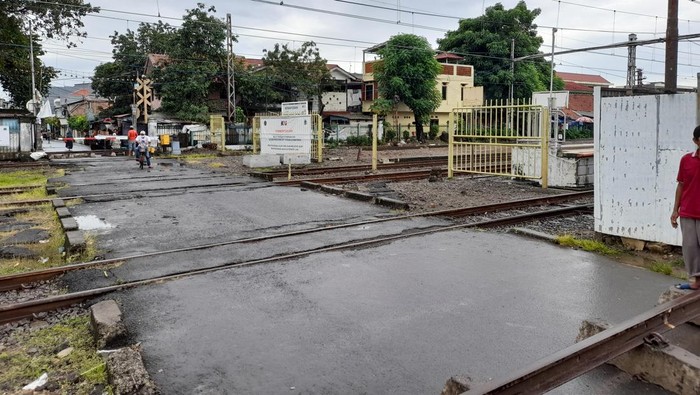 Kondisi perlintasan sebidang usai uji coba selama satu bulan, Senin (1/3/2022).
