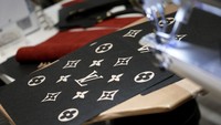 Pembukaan dua pabrik ini bagian dari rencana untuk meningkatkan produksi Louis Vuitton di Prancis.