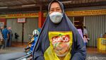 Minyak Goreng Masih Langka, Warga Cibaduyut Rela Antre Sejak Pagi