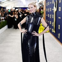 Dalam serial Netflix, Gypsy yang rilis pada 2017, Naomi Watts dan Billy Crudup berperan sebagai pasangan suami istri. Billy menjadi pemeran Michael Holloway, sedangkan Naomi sebagai Jean Holloway. Foto: Dimitrios Kambouris / GETTY IMAGES NORTH AMERICA / Getty Images via AFP