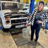 Wanita kelahiran 1997 itu sendiri ternyata datang dari keluar reparasi. Sejak kecil pun ia sudah menaruh ketertarikan pada bidang tersebut. Ia mulai bekerja di usia 14 tahun dengan bergabung dengan jasa perbaikan rumah. Foto: Instagram @tymannastya