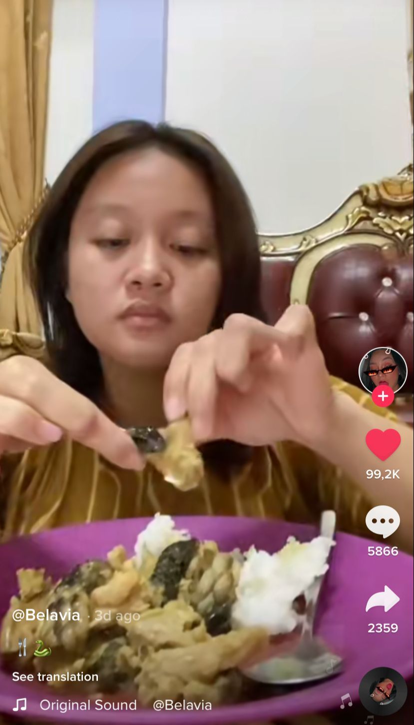 Netizen Doyan Makan Ular, Sebut Kulitnya Enak dan Kenyal Mirip Bakso Aci