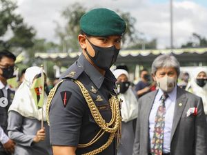 Pakai Jam Rp 135 Juta, Gaya Pangeran Abdul Mateen Dipuji