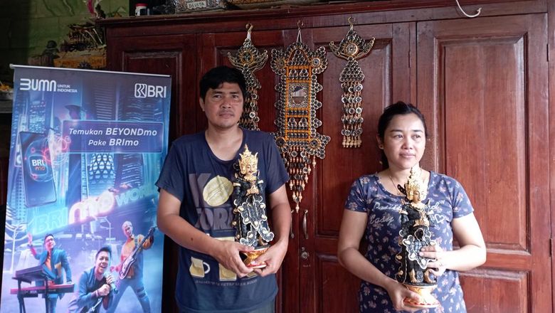 Patung uang kepeng dari Bali diminati pasar luar negeri. Melihat Patung Dewa-dewi dari Uang Kepeng di Bali, Diminati Hingga Pasar LN