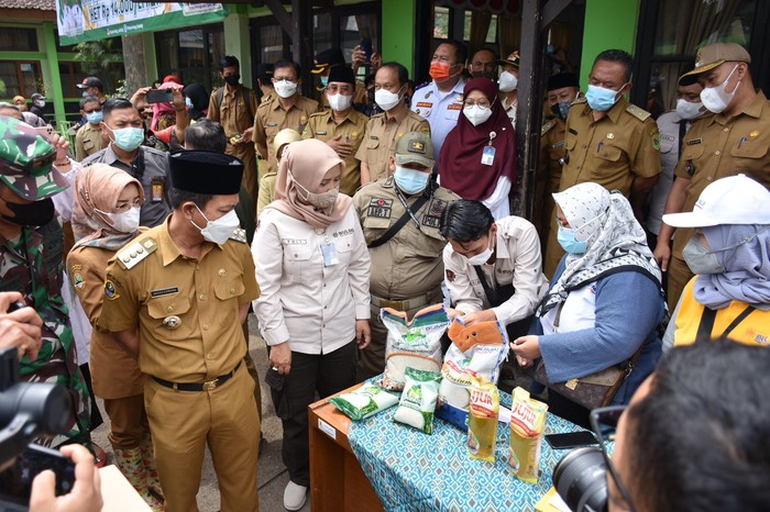 Pemkab Bandung Sebar 60.000 Liter Minyak Goreng Murah ke 31 Kecamatan