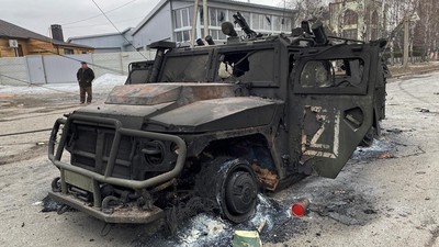 Penampakan Kendaraan Tempur Rusia Tigr-M yang Hancur di Ukraina