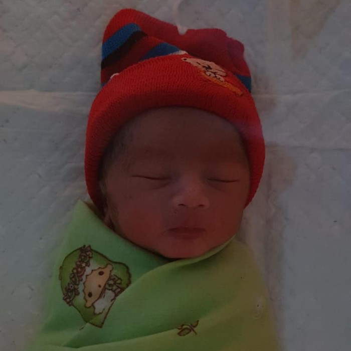 Penelantaran bayi kembali terjadi di Kabupaten Pasuruan. Bayi laki-laki ditemukan warga dalam kantong plastik di belakang pondasi tanah kosong Dusun Wilo, Desa Ketanireng, Kecamatan Prigen.