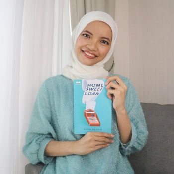 Penulis Almira Bastari
