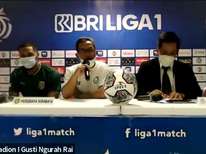 Persebaya Surabaya menang 2-1 saat melawan Madura United. Meski begitu, Pelatih Persebaya Aji Santoso tetap menyoroti soal kepemimpinan wasit Agus Fauzan Arifin.