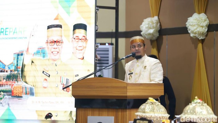 Plt Gubernur Sulsel, Andi Sudirman Sulaiman menghadiri HUT Parepare