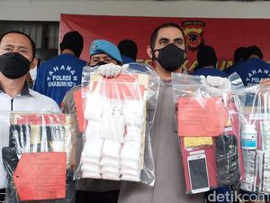 Usut Kasus Narkoba, Polisi Sukabumi Temukan 3 Kg Sabu di Bawah Kandang Ayam