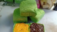 Roti kukus satu ini juga tak kalah menggoda, kamu bisa membeli di toko yang namanya unik yakni Tikus Gang alias Roti Kukus dan Panggang. Ada rasa cheese crunchy dan choco crunchy. Foto : Instagram @tikusgang_jakarta