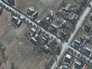 Penampakan Citra Satelit Konvoi Militer Rusia Membentang 64 Km