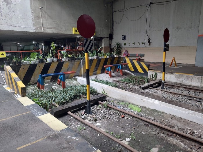 ujung stasiun surabaya