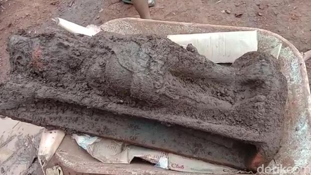 Temuan candi di Situs Srigading Malang
