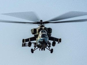 Aksi Helikopter Mi-24 Rusia Lumpuhkan Tank Lapis Baja Ukraina