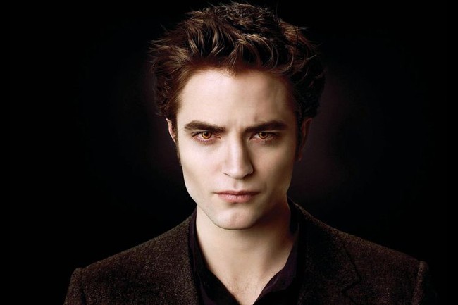 Twilight’ yang rilis pada 2008 bisa dibilang jadi titik balik karier Robert Pattinson sebagai aktor. Dalam film ini dia adu akting dengan Kristes Stewart, memerankan Edward Cullen, vampir berparas tampan dengan pembawaan tenang dan dingin. Foto: Dok. Summit Entertainment