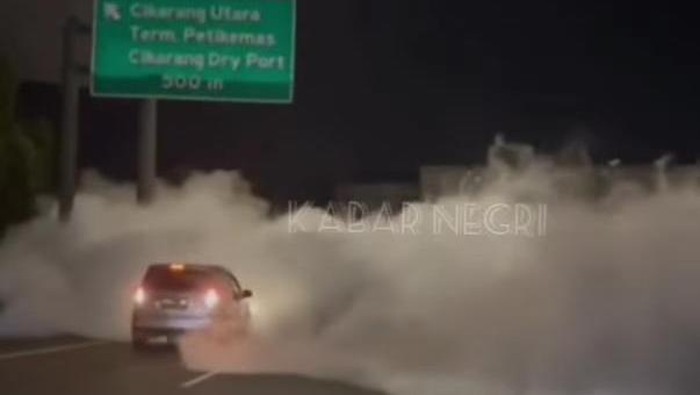 Truk muatan gas kecelakaan di pintu tol Cikarang Utara
