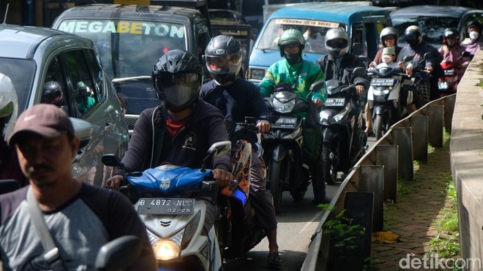 Anies Pamer Macet di Jakarta Turun, Begini Kondisi Lalin Pagi Ini Beberapa titik di kawasan Lebak Bulus, Arteri Pondok Indah, dan Simprug, Jakarta terpantau padat pada hari Rabu (2/3/2022) pukul 09.00 sampai 10.00 WIB.