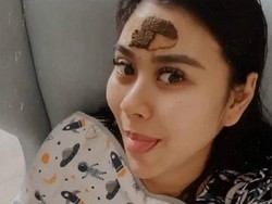 8 Potret Artis Pakai Pilis Usai Lahiran, Terbaru Ada Aurel Hermansyah