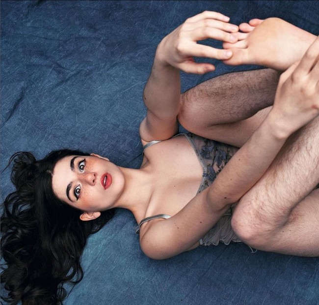 Wanita 25 tahun ini juga merupakan selebgram dengan 28 ribuan followers. Foto: Instagram/@pansyisinsane