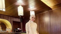 Angel Lelga juga foodies yang hobi kulineran. Banyak momen seru saat Angel menikmati makanan dan minuman. Semua dibagikan lewat Instagramnya @angellelga. Foto: Instagram @angellelga