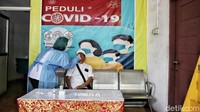 Selain itu, umat pun harus melakukan swab antigen serta tetap menjaga jarak saat beribadah.