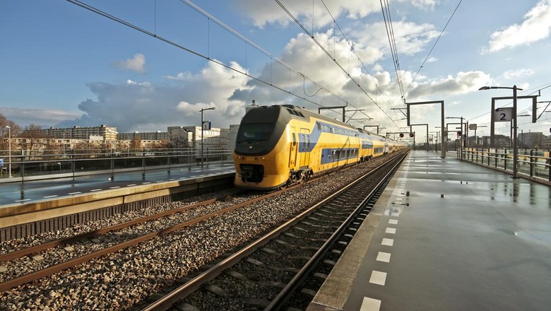 Ilustrasi kereta api Belanda