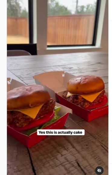 Jahili suami dengan realastic cake