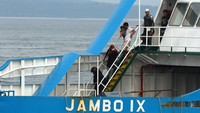 Arus penumpang dari Pelabuhan Gilimanuk (Jembrana, Bali) menuju Pelabuhan Ketapang (Banyuwangi, Jawa Timur) terpantau ramai menjelang ditutup nya jalur penyeberangan pada Hari Raya Nyepi Tahun Baru Saka 1944.