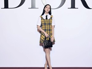 Saat Jisoo BLACKPINK Curi Perhatian di Paris Fashion Week