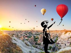 Keren Abis! Ketika Pemandangan Indah Berpadu dengan Gambar Kartun