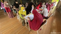 Kabupaten Bogor menargetkan 660 ribu anak usia 6-11 tahun menjadi sasaran vaksinasi. Percepatan vaksinasi ini untuk mendukung pembelajaran tatap muka (PTM) 100%