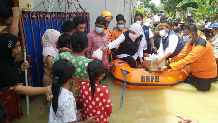 Khofifah tinjau banjir Pamekasan