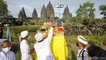 Khusyuk Upacara Tawur Agung Kesanga di Candi Prambanan