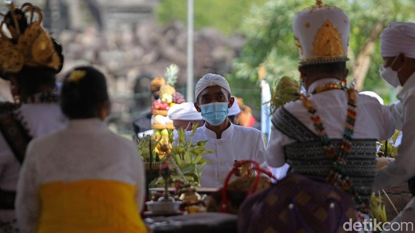 Upacara Tawur Agung Kesanga ini berdasarkan pada konsep ajaran Tri Hita Karana, yakni menyelaraskan hubungan dengan tiga elemen, manusia dengan Tuhan, manusia dengan manusia, dan manusia dengan alam semesta.  Upacara Tawur Agung Kesanga ini berdasarkan pada konsep ajaran Tri Hita Karana, yakni menyelaraskan hubungan dengan tiga elemen, manusia dengan Tuhan, manusia dengan manusia, dan manusia dengan alam semesta. Â