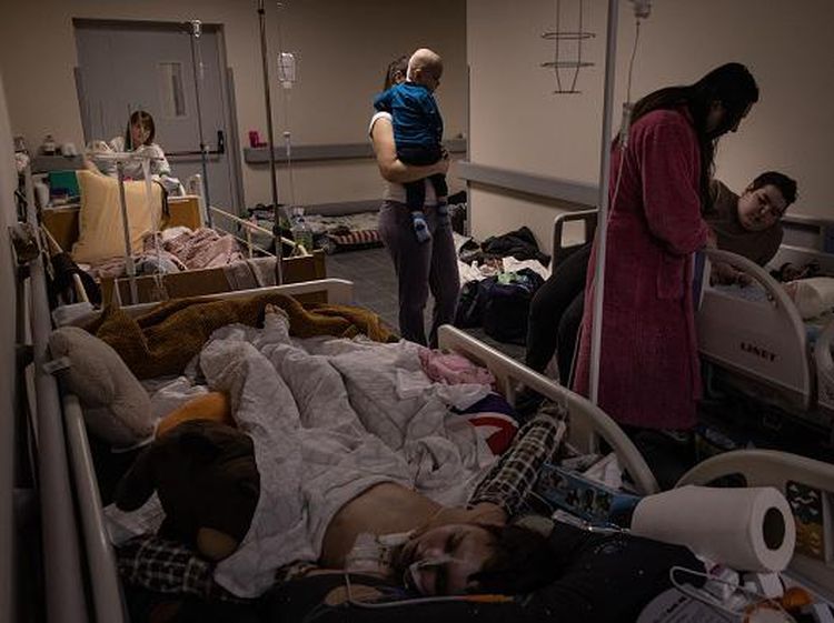 Potret Pilu Anak-anak Korban Perang Dirawat di Shelter Bom RS Ukraina