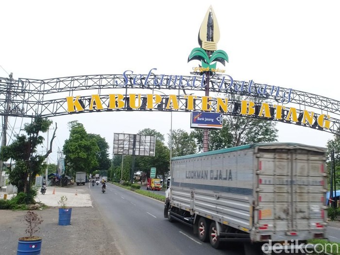 Landmark selamat datang Kabupaten Batang, Jawa Tengah, 2022.