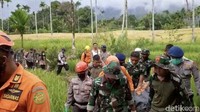 Selain enam warga tersebut, empat orang Pasaman lainnya terluka dan meninggal dunia akibat gempa. Secara keseluruhan di kabupaten Pasaman tercatat ada 10 korban. Enam sudah ditemukan, empat masih dicari.