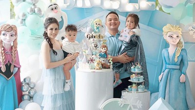8 Pesona Momo Geisha Tampil di Acara Ultah Anaknya, Bergaya Bak Princess