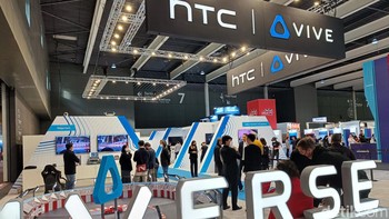 Suasana booth HTC yang mengedepankan headset VR Vive. Di hall ini juga terdapat paviliun dari beberapa negara seperti Inggris, Denmark, Kanada, Estonia, dan masih banyak lagi. Foto: Virgina Maulita Putri/detikINET