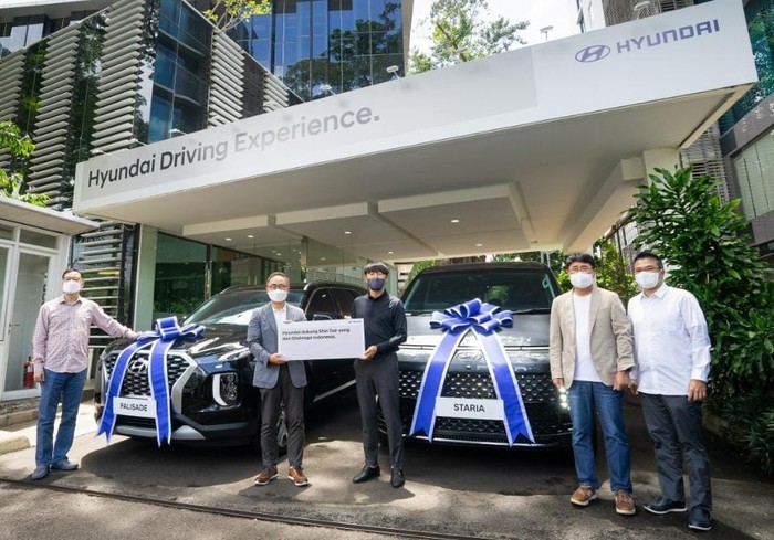 Pelatih Timnas Shin Tae-yong Dapat Mobil Baru Pelatih Timnas Shin Tae-yong Dapat Mobil Baru