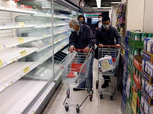 Pemimpin Hong Kong Minta Warga Tenang di Tengah Rencana Tes Massal 7,4 Juta Penduduk