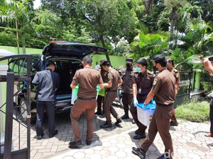 Kejari Situbondo Geledah Kantor DLH Terkait Dugaan Korupsi Rp 864 Juta