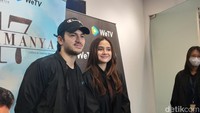 Rizky Nazar dan Syifa Hadju tersenyum di hadapan awak media yang hadir.  Foto: Pingkan Anggraini/ detikHOT