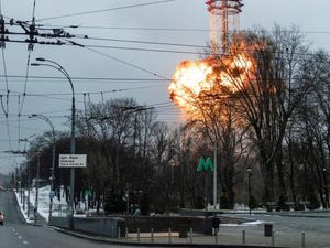 Rudal Rusia Hantam Menara Stasiun Televisi Ukraina Tewaskan Warga Sipil